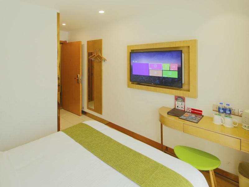 Greentree Inn Shanghai Jingan District Qipu Road Tiantong Road Subway Station Express Hotel Eksteriør billede